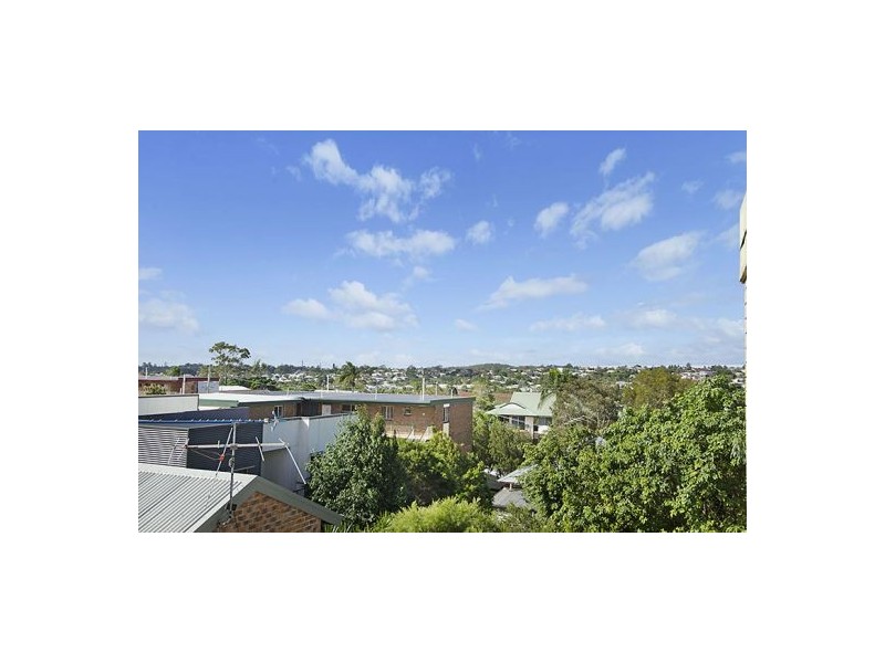 4/246 Cavendish Road, Coorparoo QLD 4151