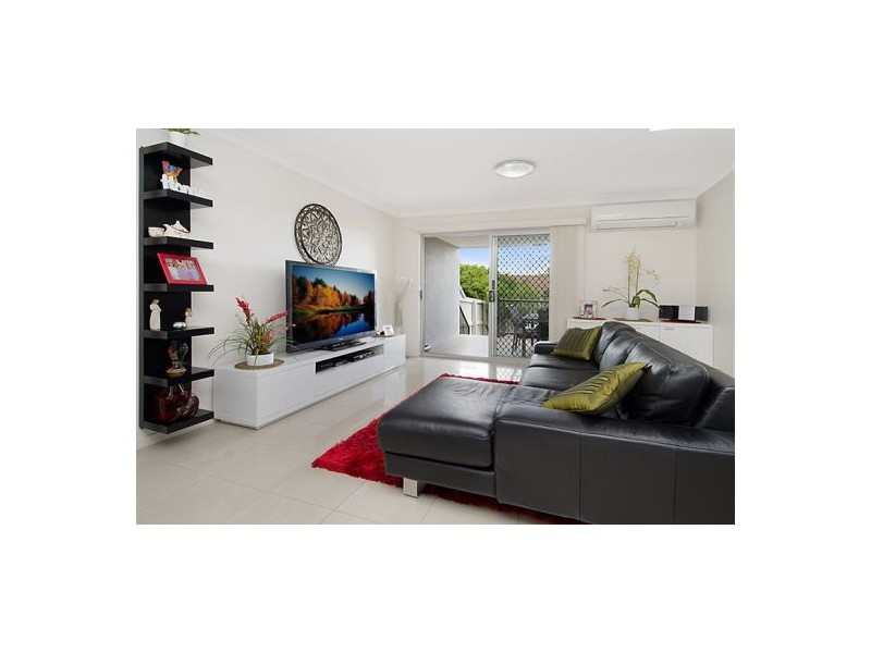 3/15 Rolle Street, Holland Park West QLD 4121