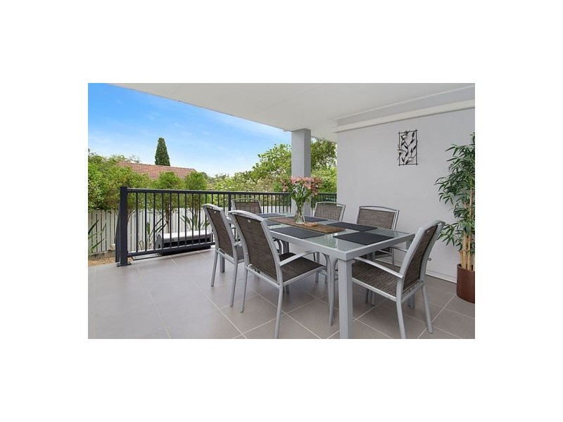 3/15 Rolle Street, Holland Park West QLD 4121