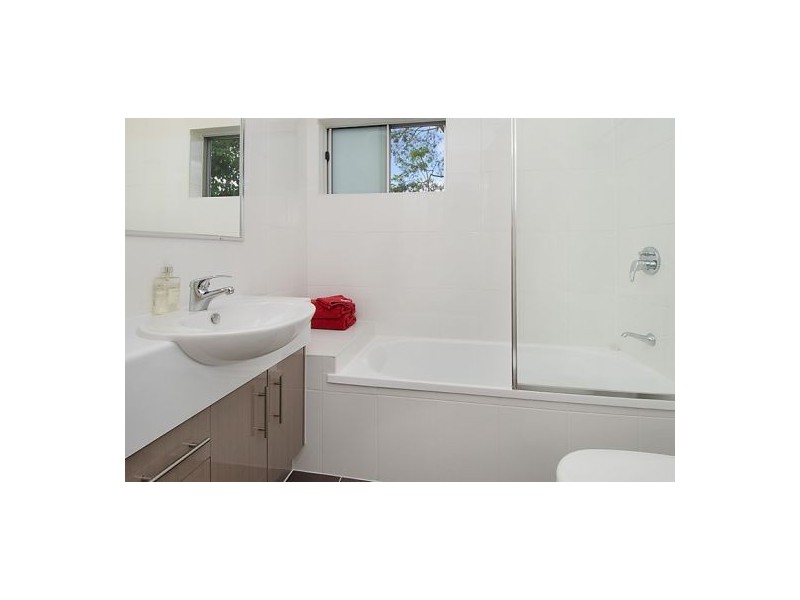 3/15 Rolle Street, Holland Park West QLD 4121