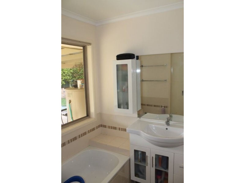 36 Dorachus Drive, Regents Park QLD 4118