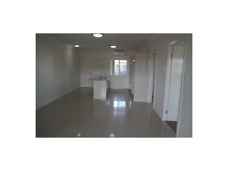 8/15 Rolle Street, Holland Park West QLD 4121