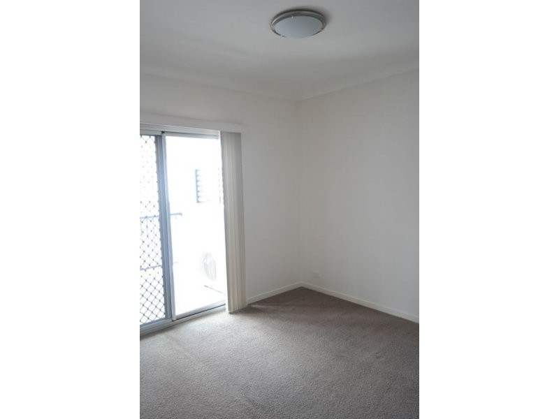 8/15 Rolle Street, Holland Park West QLD 4121