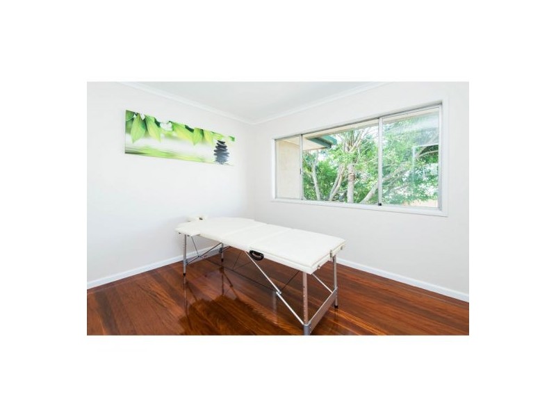 95 Ham Road, Mansfield QLD 4122