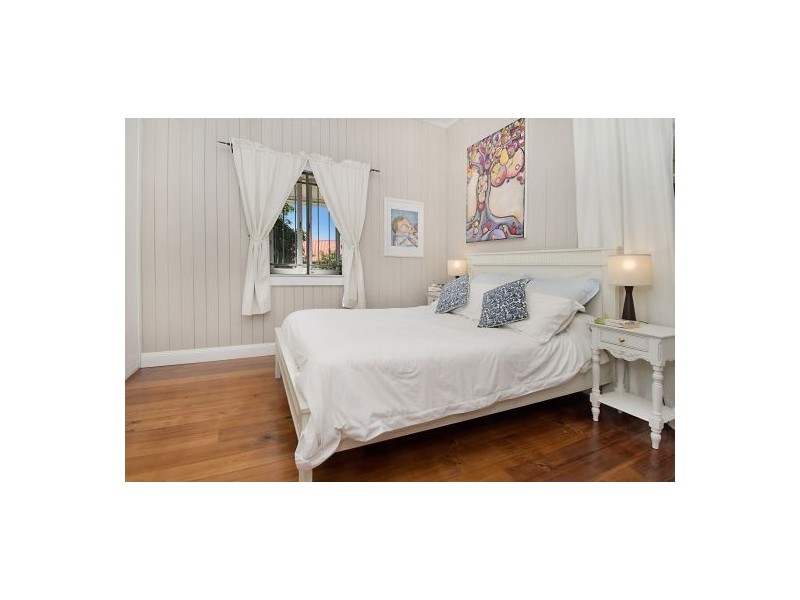 12 Harold Street, Holland Park QLD 4121