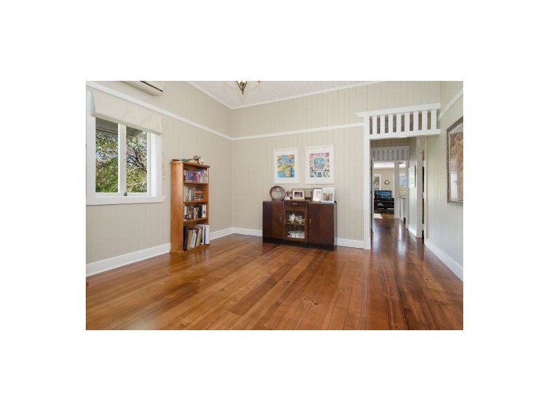 12 Harold Street, Holland Park QLD 4121