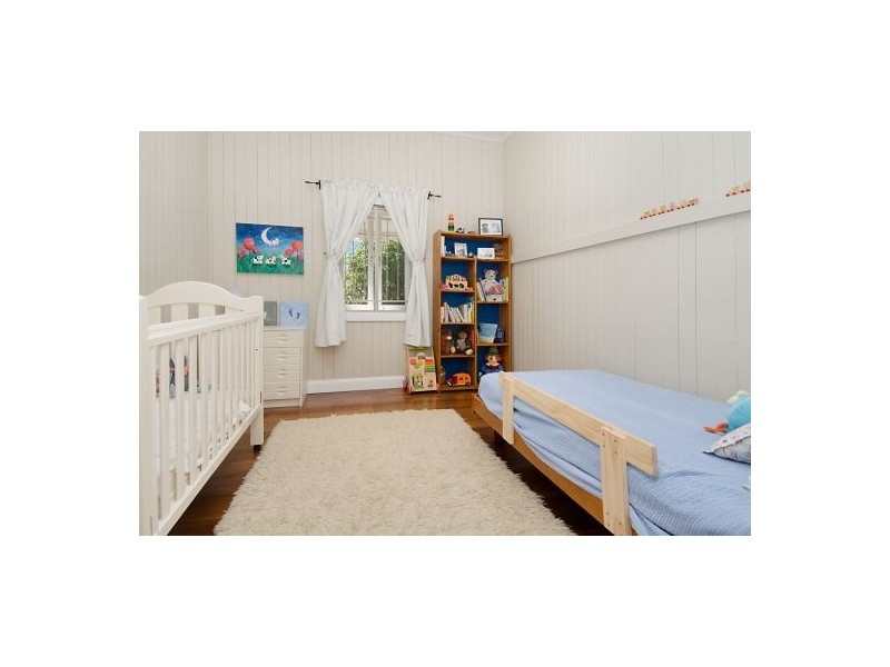 12 Harold Street, Holland Park QLD 4121