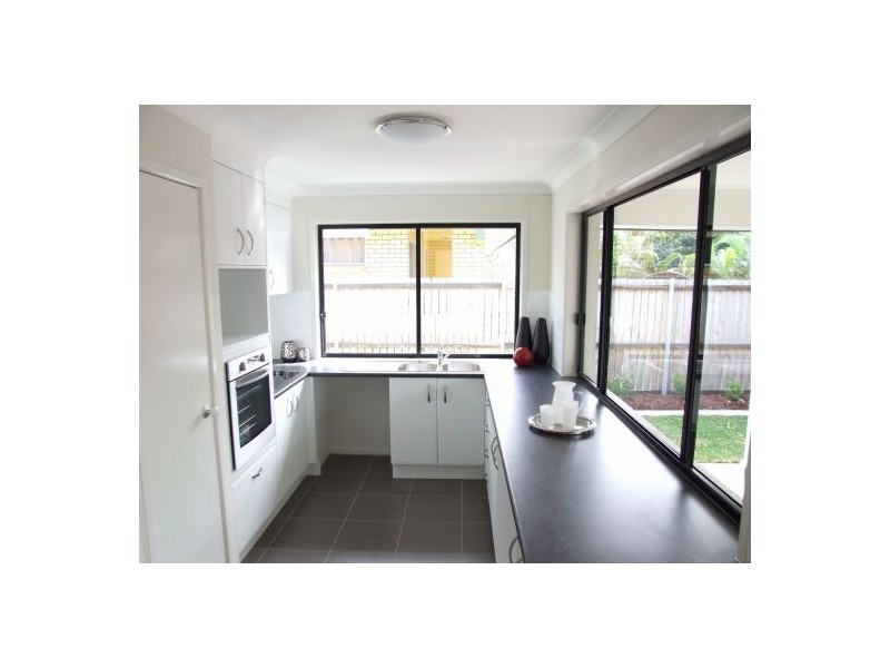 8 Nordenfeldt Rd, Cannon Hill QLD 4170