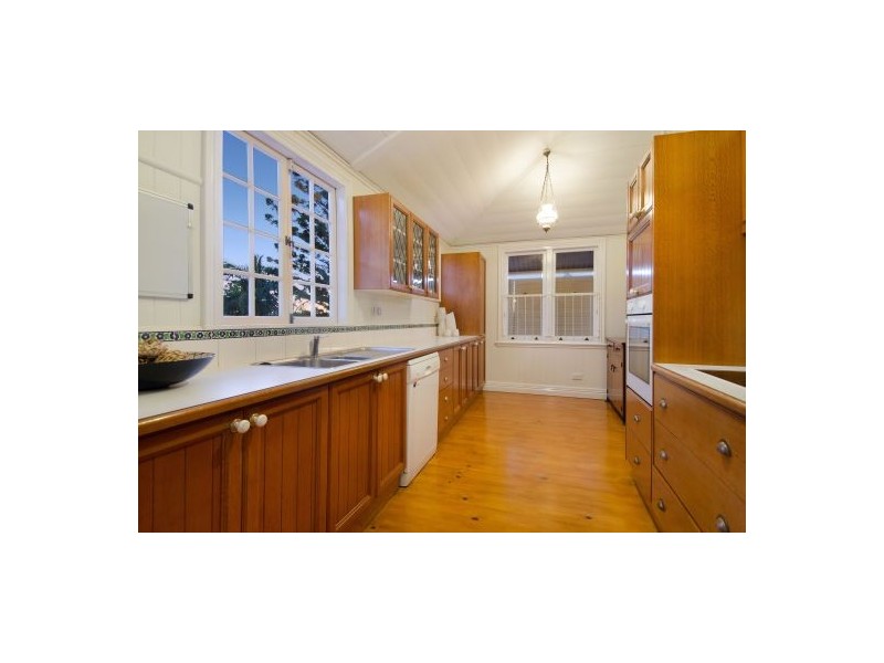 89 Watson Street, Camp Hill QLD 4152