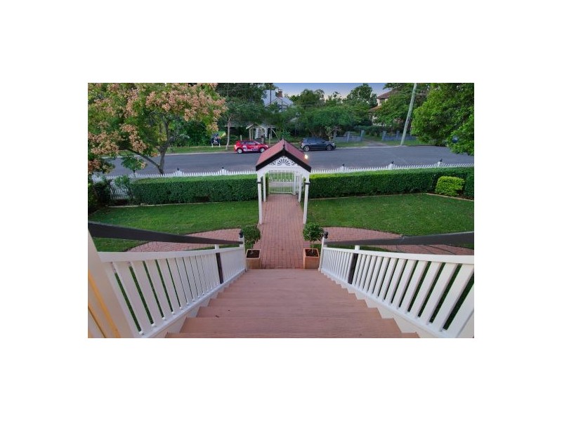 89 Watson Street, Camp Hill QLD 4152
