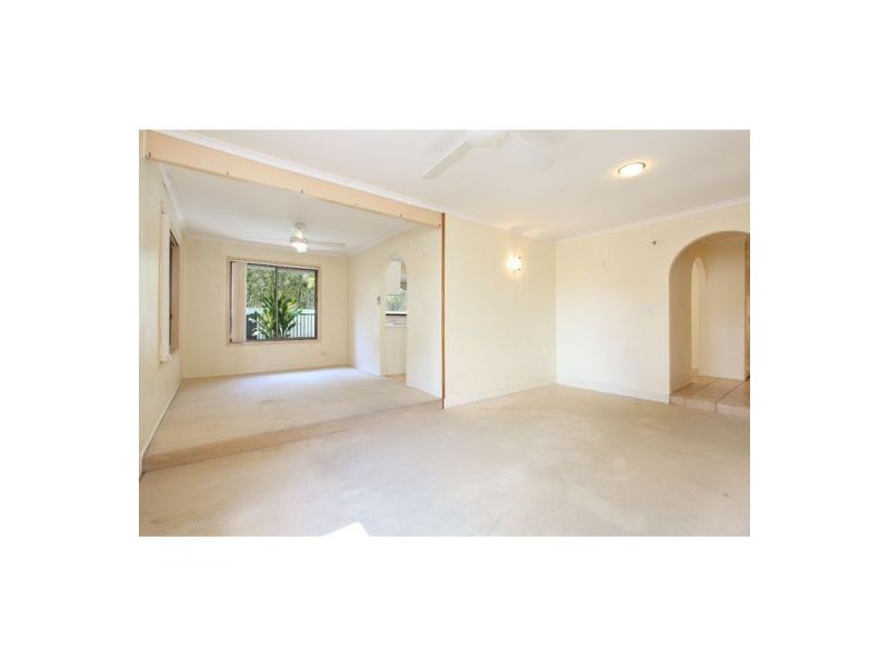 49 Kenora Street, Mansfield QLD 4122
