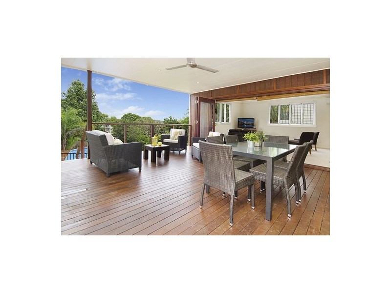 569 Cavendish Road, Coorparoo QLD 4151