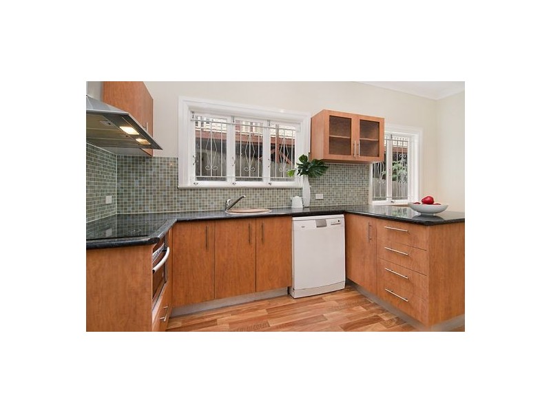 569 Cavendish Road, Coorparoo QLD 4151