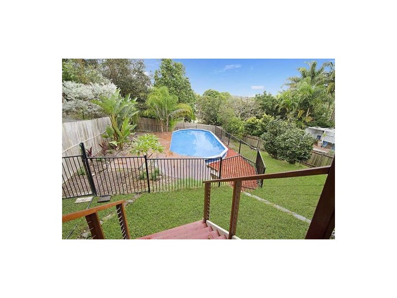 569 Cavendish Road, Coorparoo QLD 4151