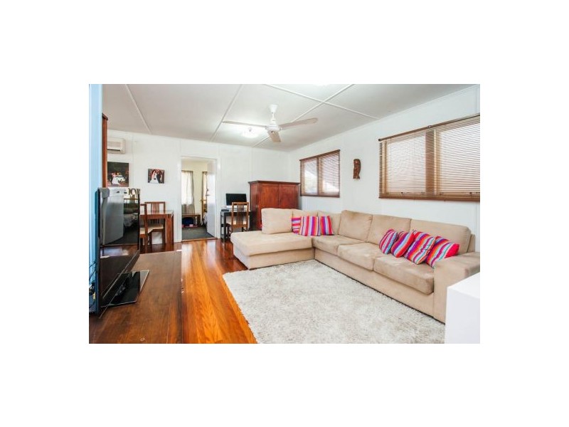147 Wecker Rd, Mansfield QLD 4122