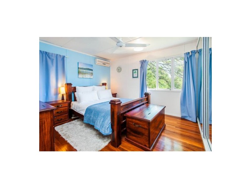 147 Wecker Rd, Mansfield QLD 4122