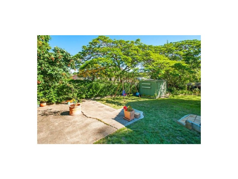 147 Wecker Rd, Mansfield QLD 4122