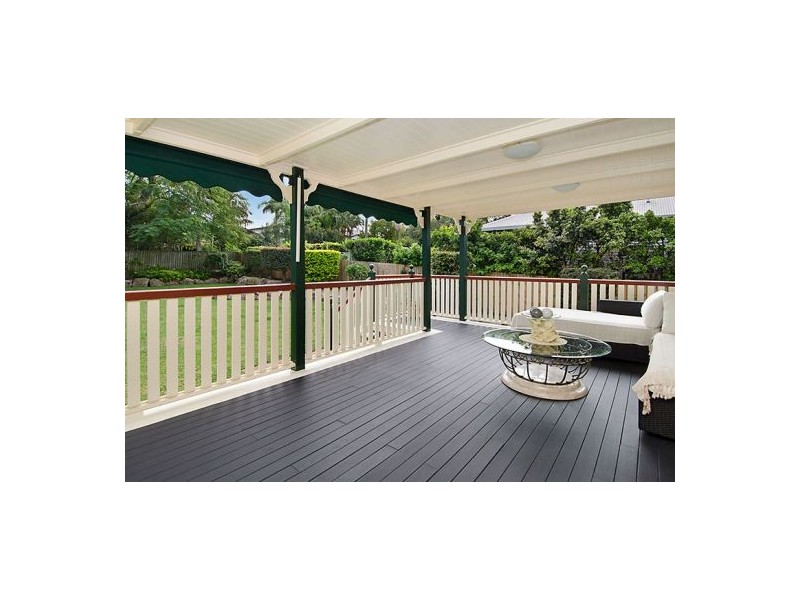 10 Murton Ave, Holland Park QLD 4121
