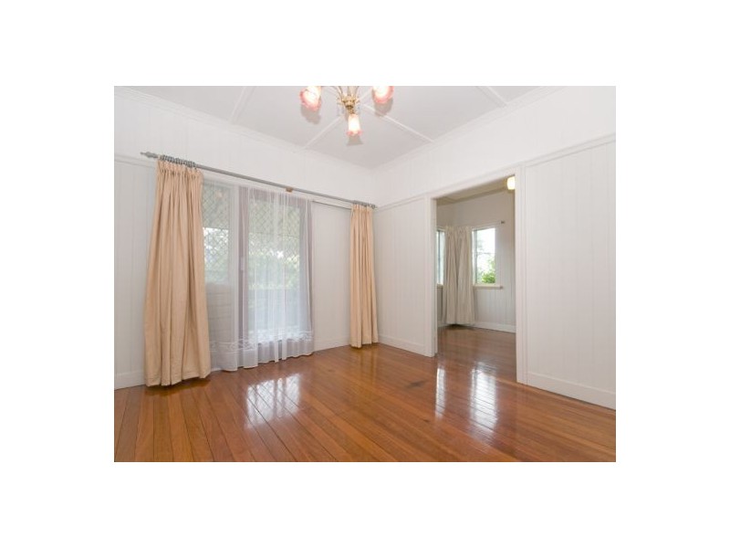 Holland Park QLD 4121