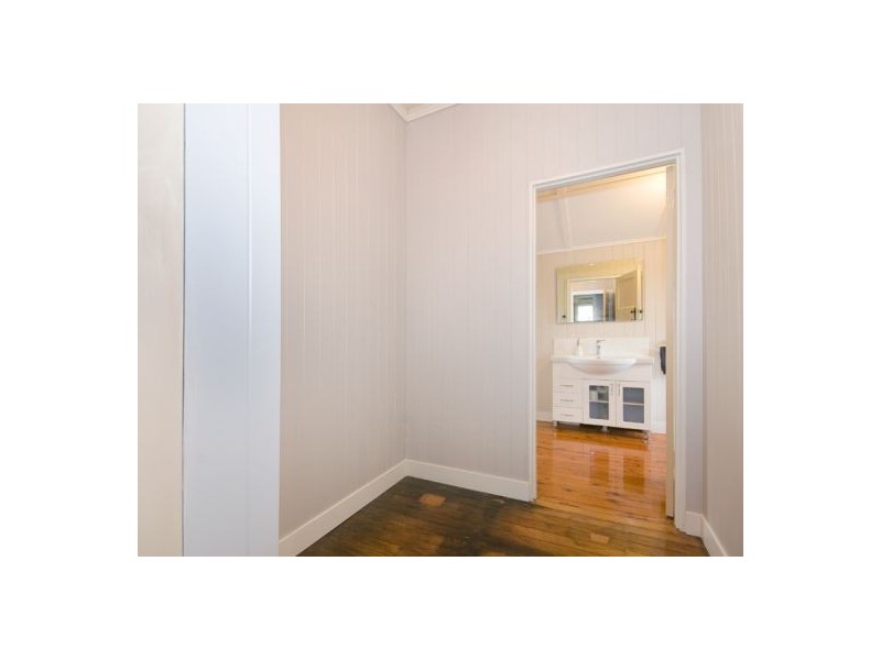 Holland Park QLD 4121