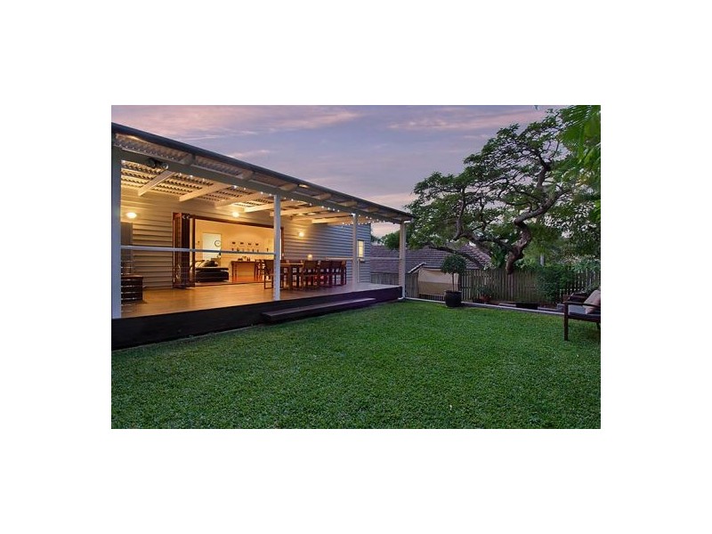 14 Trundle Street, Coorparoo QLD 4151