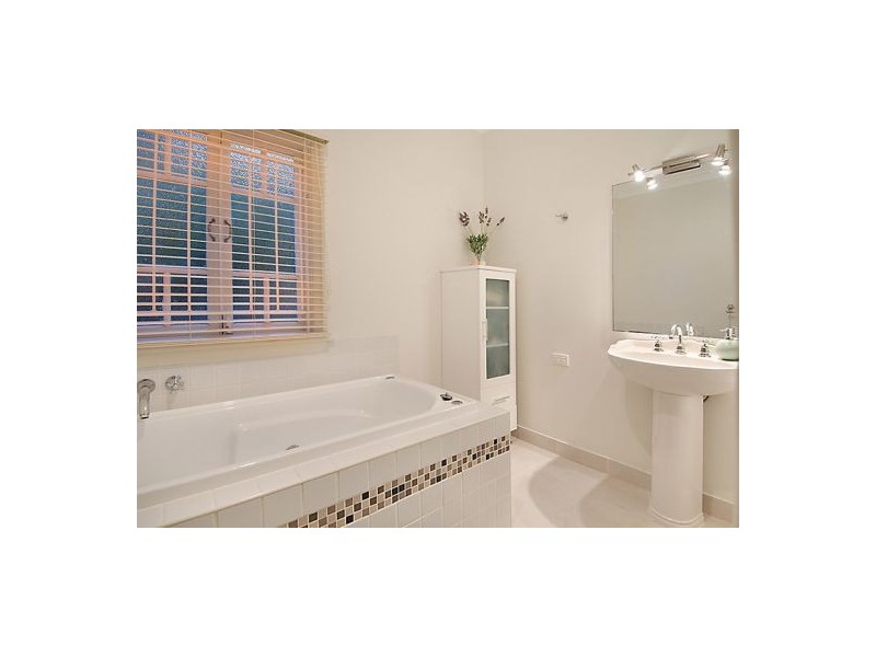 14 Trundle Street, Coorparoo QLD 4151