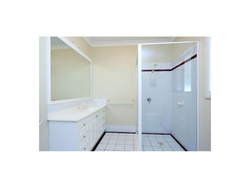 45 Oatland Crescent, Holland Park West QLD 4121