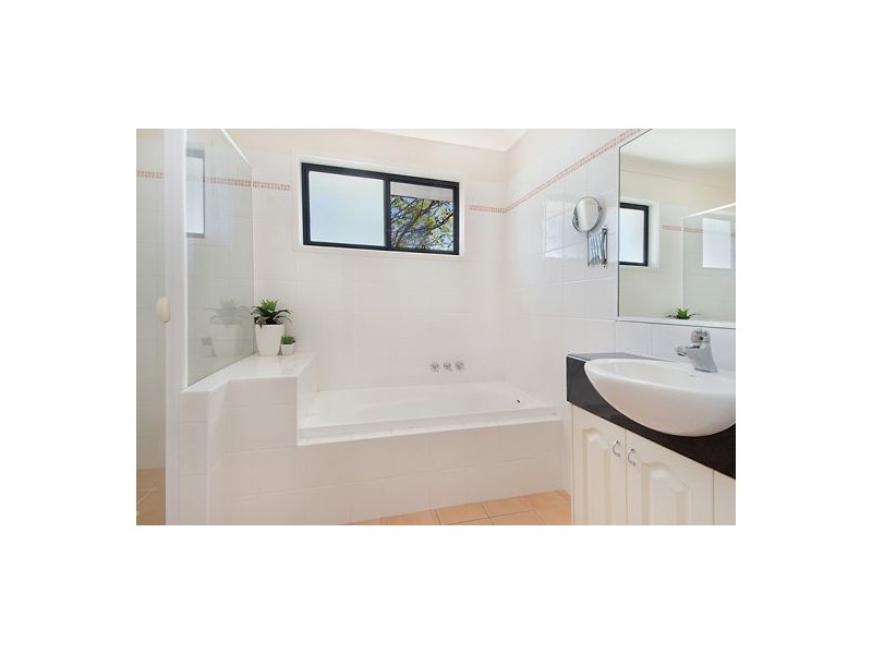 2/47 Leicester Street, Coorparoo QLD 4151