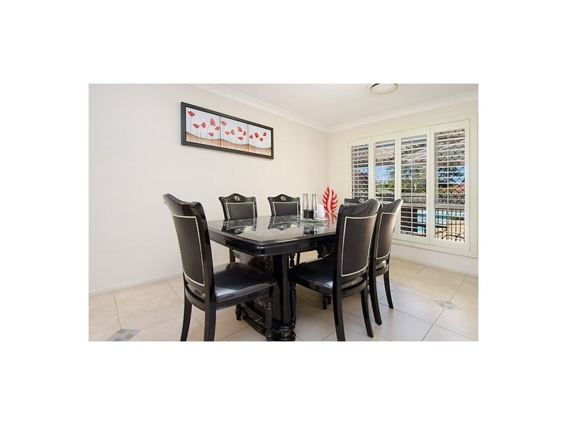 9 Lexington Place, Wishart QLD 4122