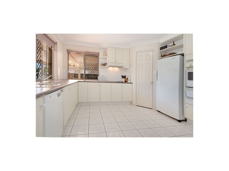 9 Lexington Place, Wishart QLD 4122