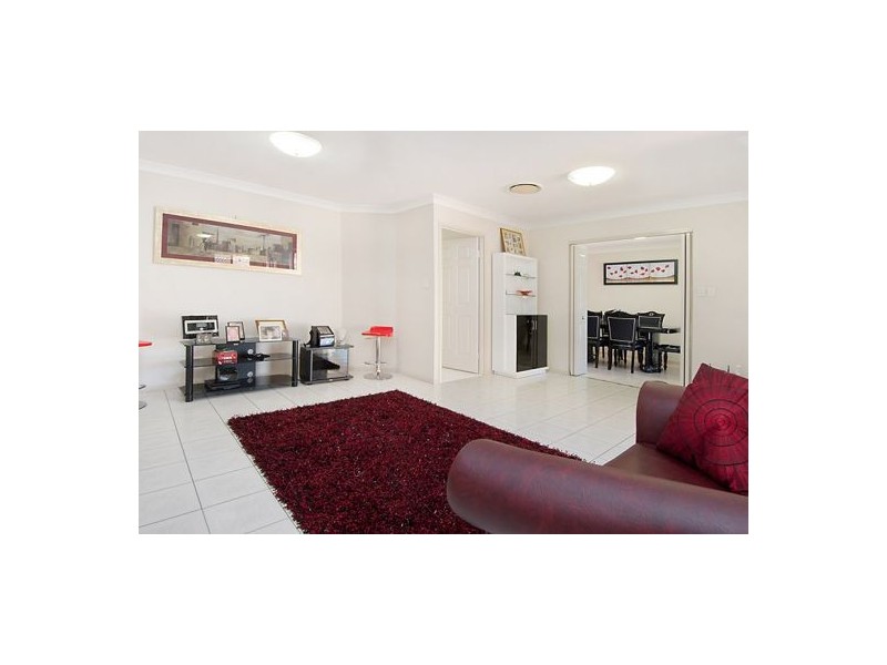 9 Lexington Place, Wishart QLD 4122