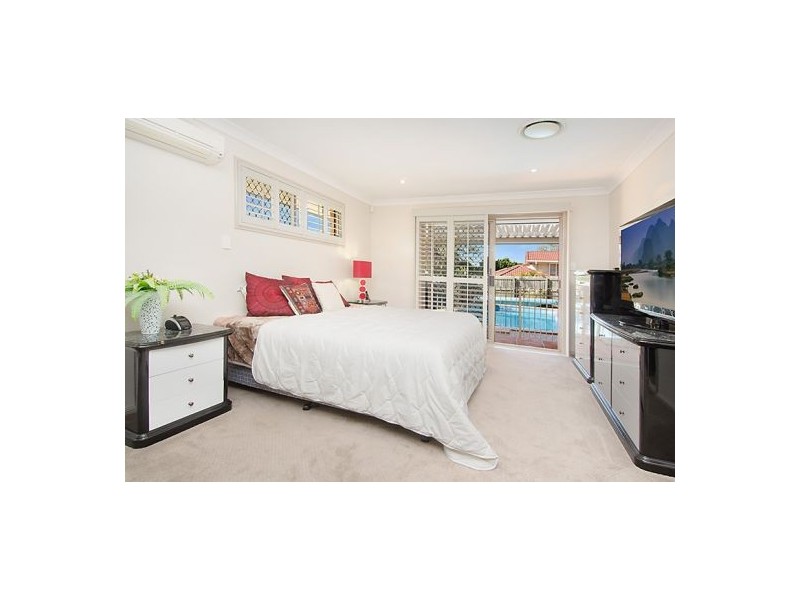 9 Lexington Place, Wishart QLD 4122