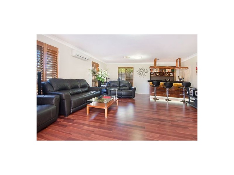 9 Lexington Place, Wishart QLD 4122