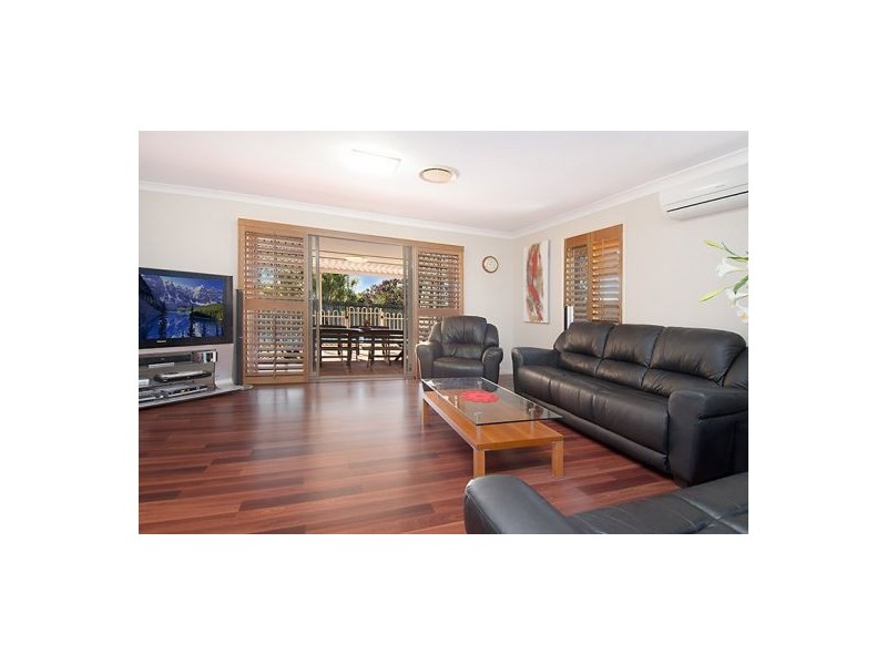 9 Lexington Place, Wishart QLD 4122