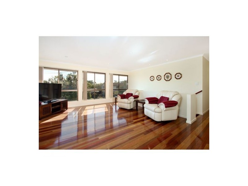 8 McCracken Street, Wishart QLD 4122