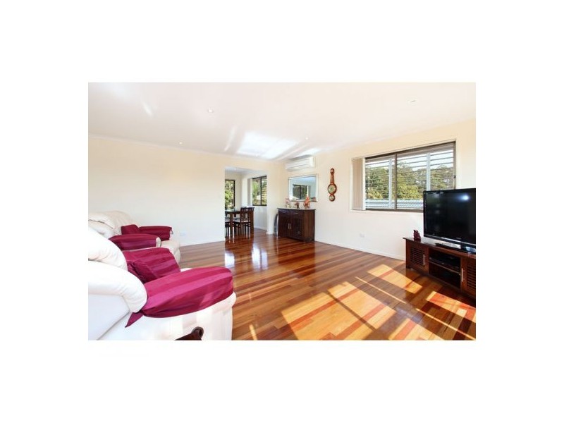 8 McCracken Street, Wishart QLD 4122