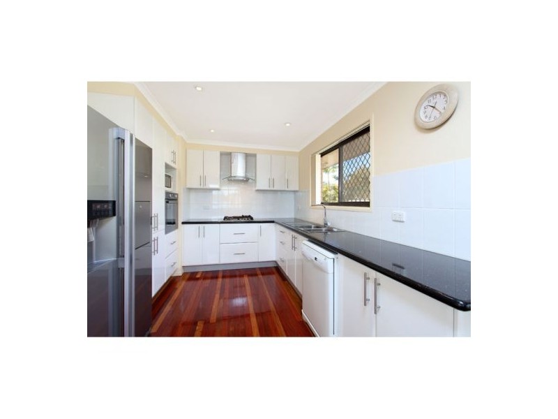 8 McCracken Street, Wishart QLD 4122