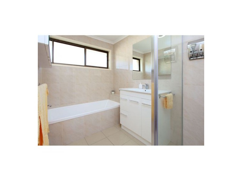 8 McCracken Street, Wishart QLD 4122