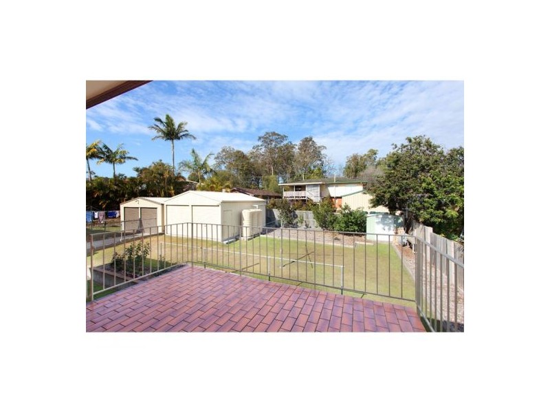 8 McCracken Street, Wishart QLD 4122