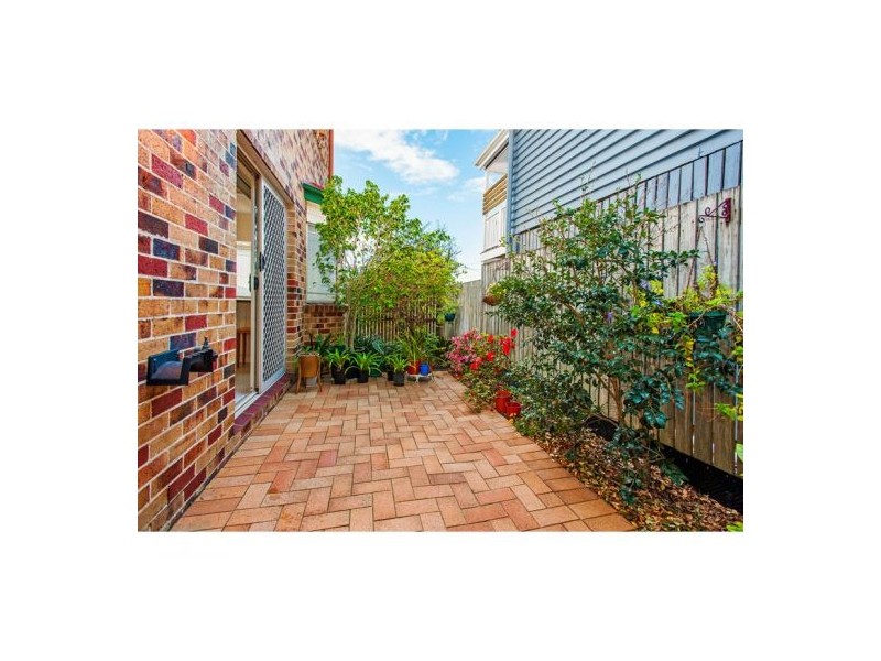 1/42 Headfort Street, Greenslopes QLD 4120