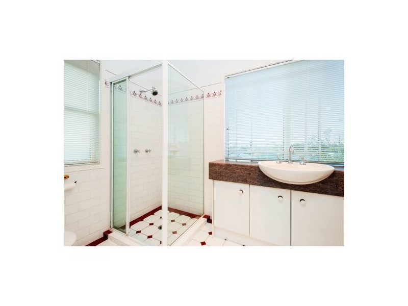 1/42 Headfort Street, Greenslopes QLD 4120