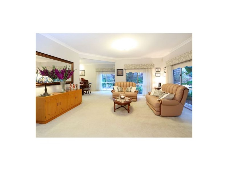 24 Coneyhurst Crescent, Carindale QLD 4152