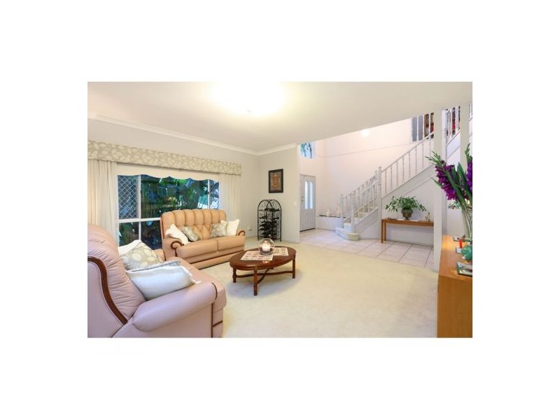 24 Coneyhurst Crescent, Carindale QLD 4152