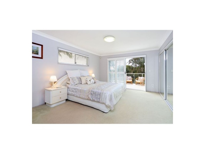 24 Coneyhurst Crescent, Carindale QLD 4152
