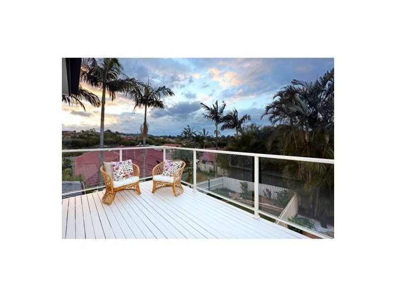 24 Coneyhurst Crescent, Carindale QLD 4152