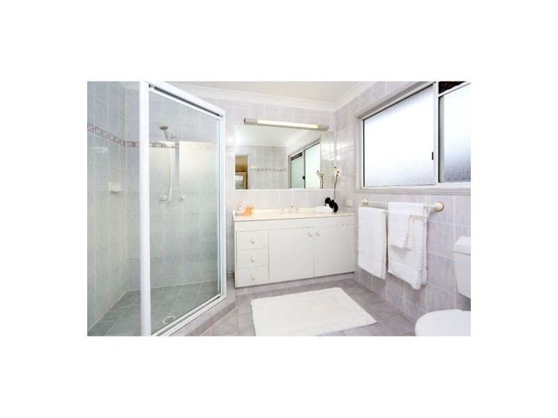 24 Coneyhurst Crescent, Carindale QLD 4152