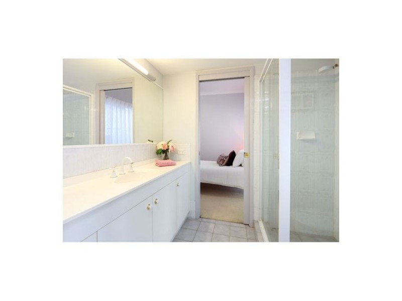 24 Coneyhurst Crescent, Carindale QLD 4152