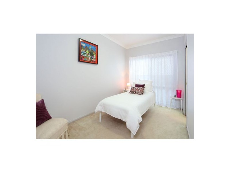 24 Coneyhurst Crescent, Carindale QLD 4152