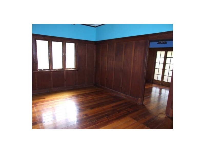 11 Rolle Street, Holland Park West QLD 4121