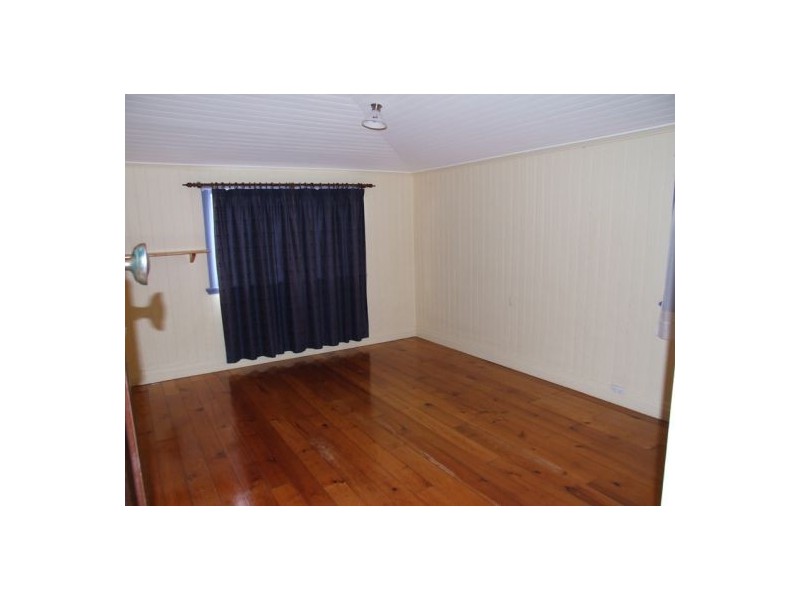 11 Rolle Street, Holland Park West QLD 4121